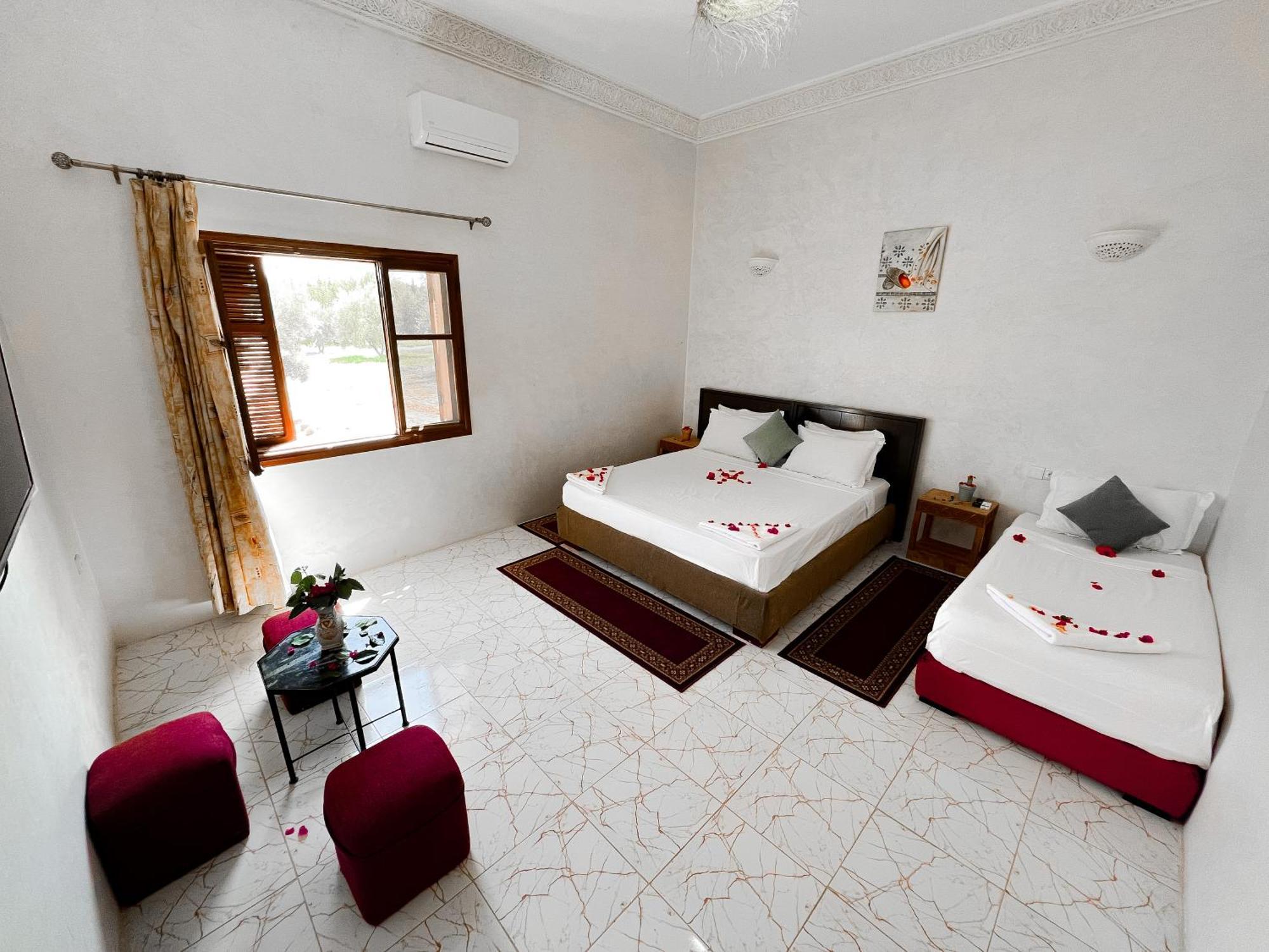 Guest House Qodwa Sidi Abdallah Ghiat Exterior photo